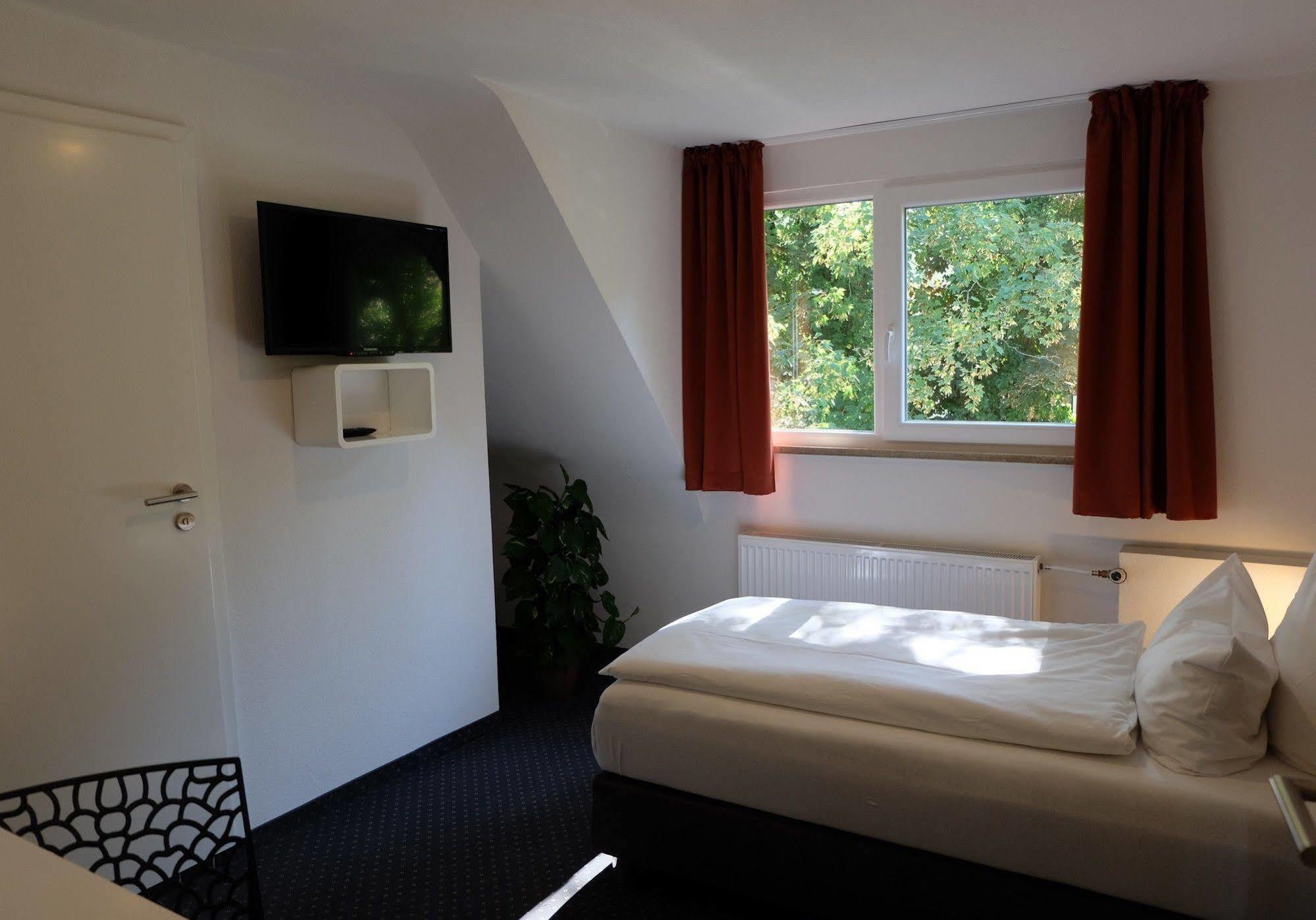 Hs Hotel Stromberg Щромберг Екстериор снимка