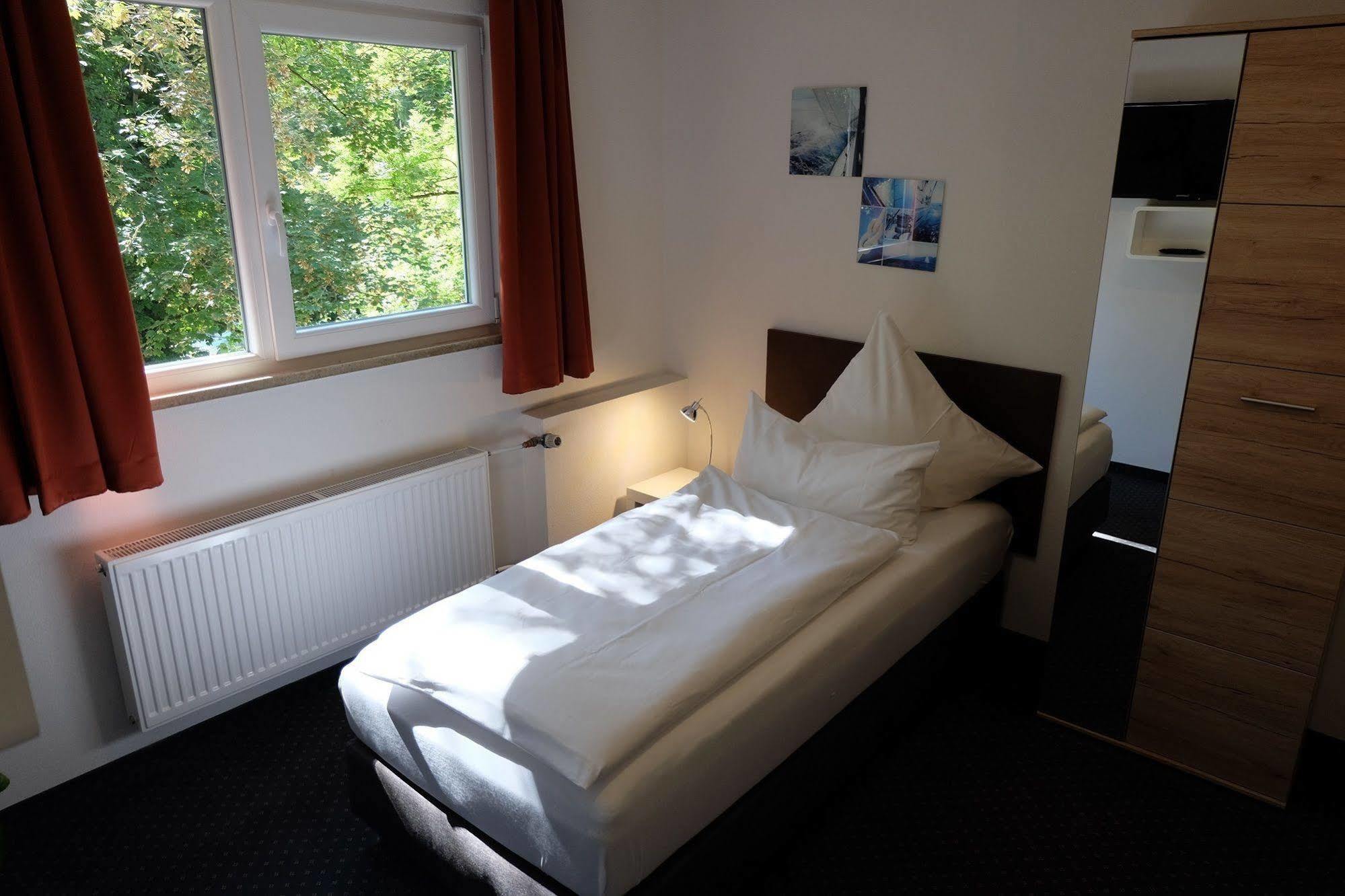Hs Hotel Stromberg Щромберг Екстериор снимка