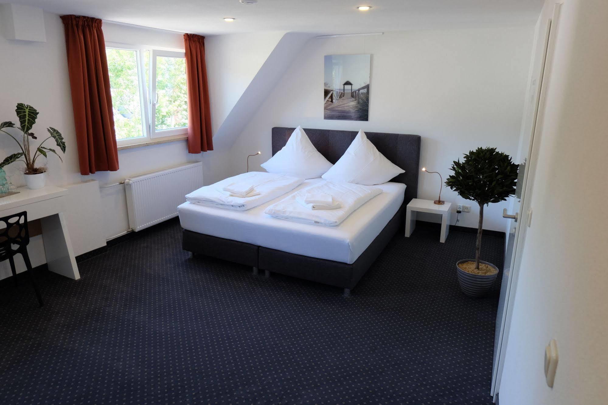 Hs Hotel Stromberg Щромберг Екстериор снимка