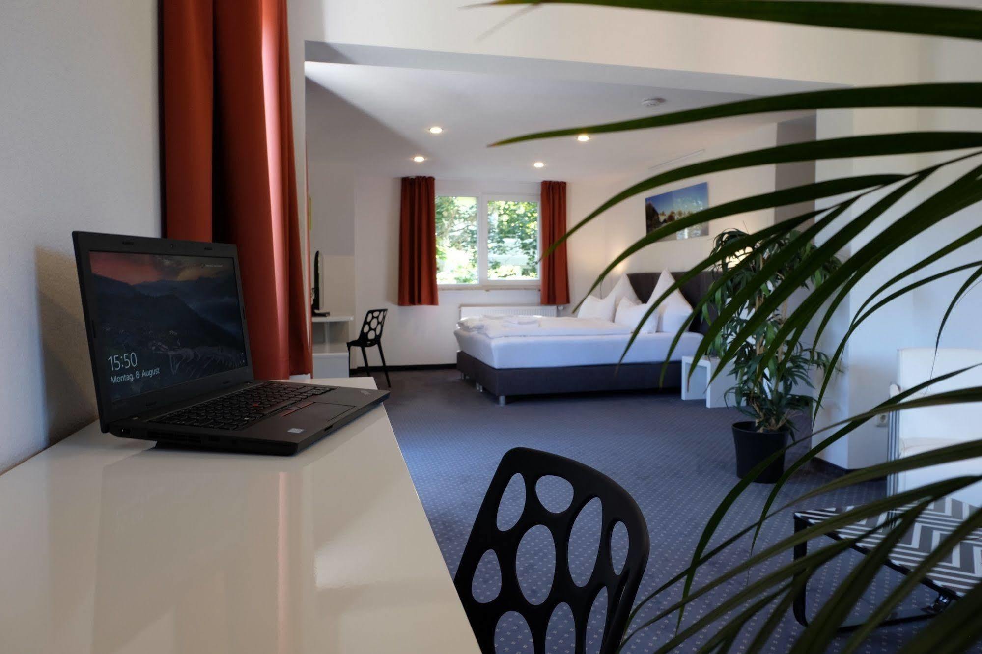 Hs Hotel Stromberg Щромберг Екстериор снимка