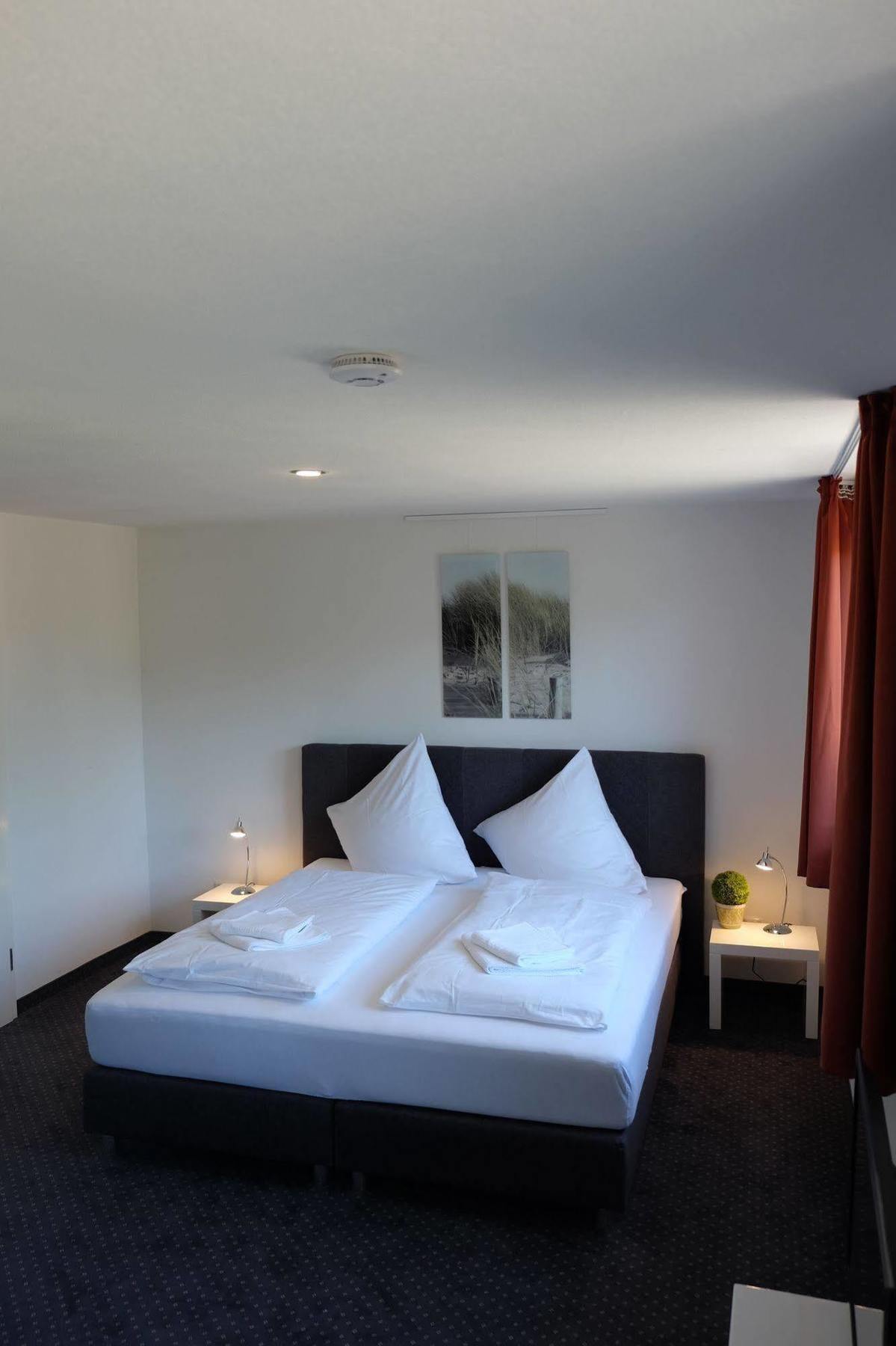 Hs Hotel Stromberg Щромберг Екстериор снимка